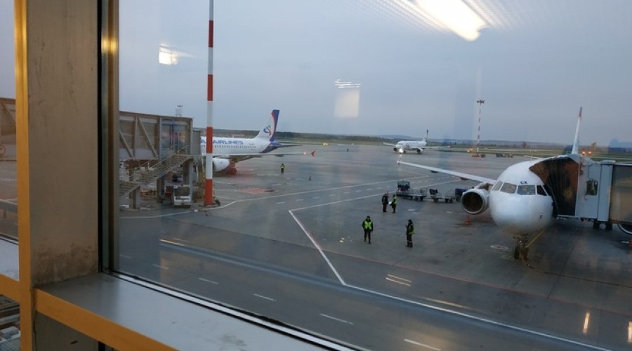 Пожилой пассажир подрался с бортпроводником на борту самолета «Уральских авиалиний»