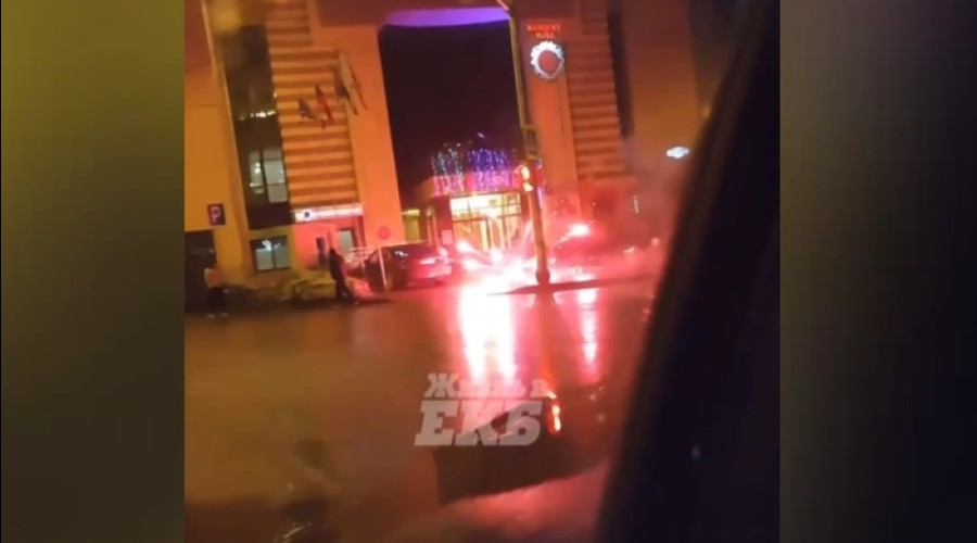 В Екатеринбурге неизвестные запустили опасный салют