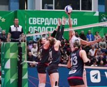 В Нижнем Тагиле стартовала серия 1/2 финала женского чемпионата России по волейболу, в котором «Уралочка-НТМК» встречалась с «Заречье-Одиноцово». 