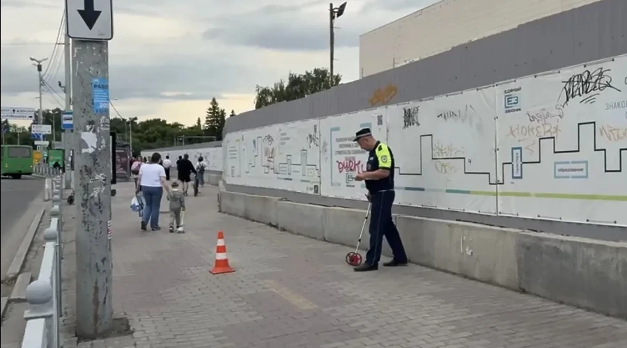 В Екатеринбурге два самокатчика влетели друг в друга около цирка