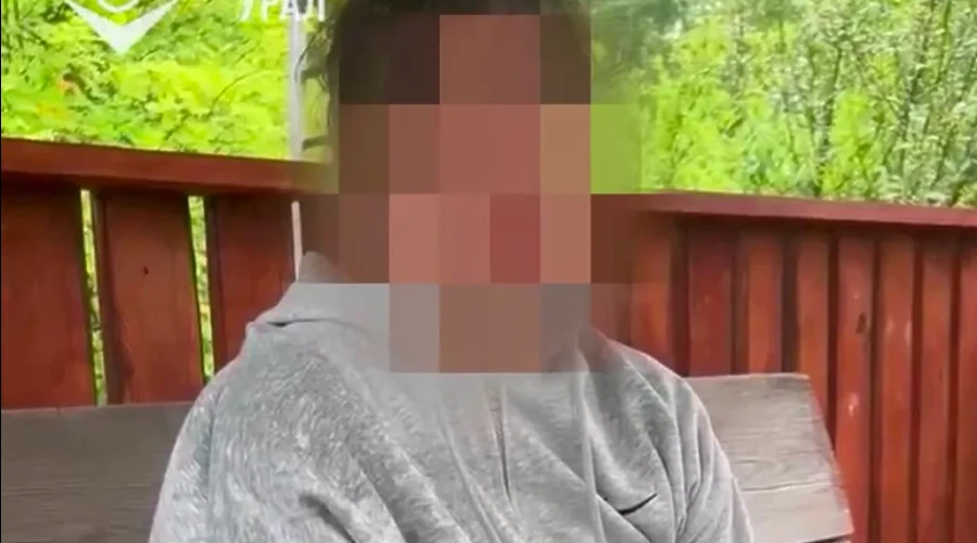 В Екатеринбурге задержали еще одну женщину, снимавшую могилы участников СВО
