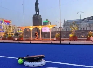 Жителей Екатеринбурга приглашают к участию в турнире по паделу на площади 1905 года