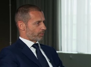 Глава УЕФА попросил британцев не совать нос в товарищеский матч Россия — Сербия