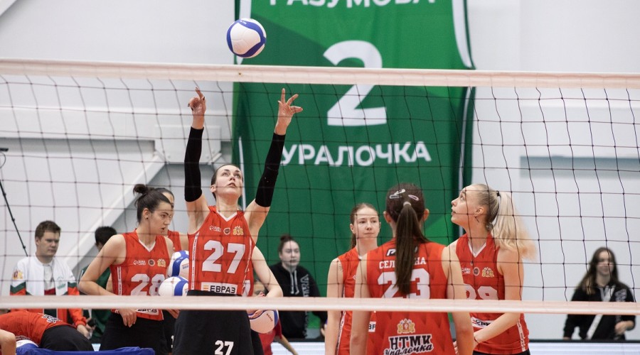 «Уралочка-2-УрГЭУ» встретится с «Муромом» и «Сахалином»