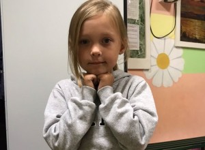 Полиция ищет родителей 5-летней девочки, найденной на Эльмаше