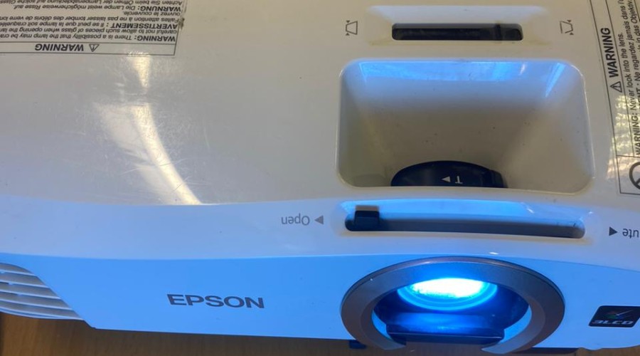 Ремонт проектора Epson EH-TW5350, не включается