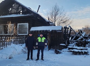 Свердловские полицейские спасли жизнь семье, которая чуть не погибла во время пожара