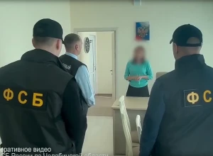 Сотрудники ФСБ задержали главврача уральской больницы на рабочем месте
