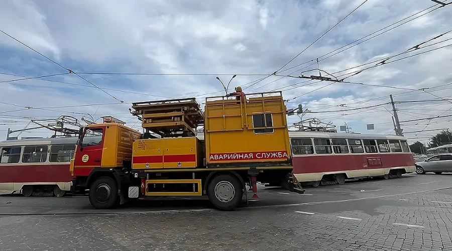 В Екатеринбурге трамваи могут замедлить до 10 км/ч