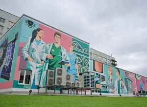 В Екатеринбурге нарисовали самый большой мурал в стране