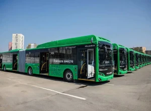 В Екатеринбург доставили ещё 15 автобусов-гармошек