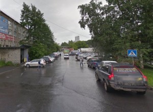 В Екатеринбурге женщина припарковала машину и потеряла 70 тысяч рублей
