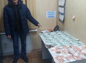 Мужчина украл у семьи свердловчан в поезде более 200 тысяч рублей