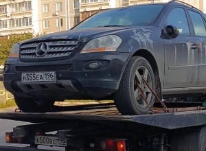 В Екатеринбурге поймали владельца Mercedes, накопившего штрафов на 400 тысяч