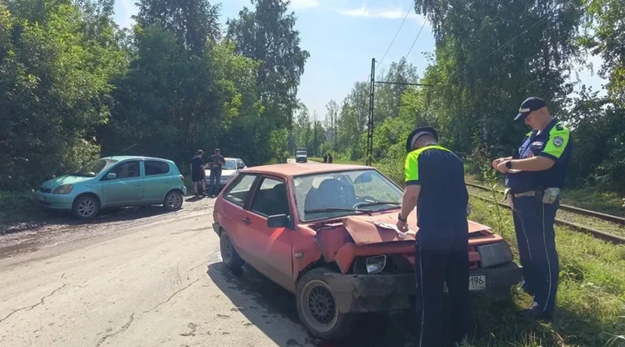 Полуторагодовалый пассажир пострадал в столкновении двух машин на Зеленом острове