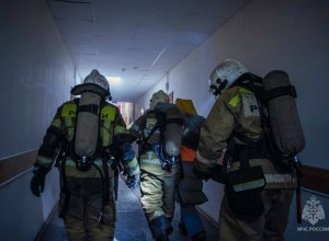 Силовики эвакуировали всех жителей екатеринбургской многоэтажки