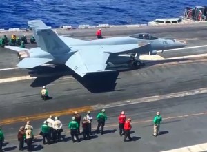 К берегам Ирана движется армада кораблей США