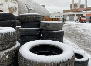 «Пока действует акция». В Екатеринбурге открылись пункты бесплатного приема шин