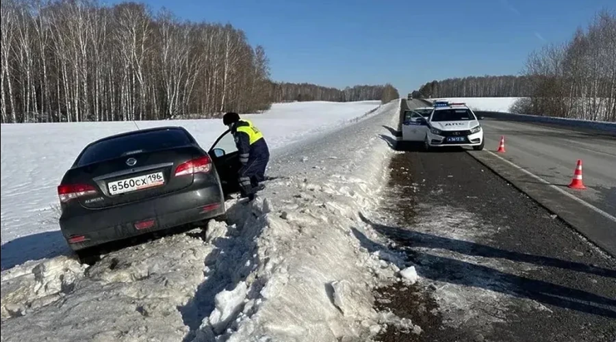 «Вез в больницу супругу». На трассе под Ирбитом за рулем умер водитель