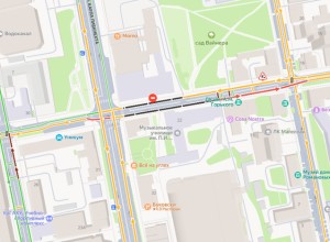 В центре Екатеринбурга без предупреждения перекрыли улицу
