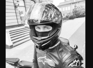 У разбившегося на Объездной байкера остались жена и маленький сын