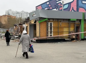На содержание стеклянных остановок в Екатеринбурге выделили 37 миллионов рублей