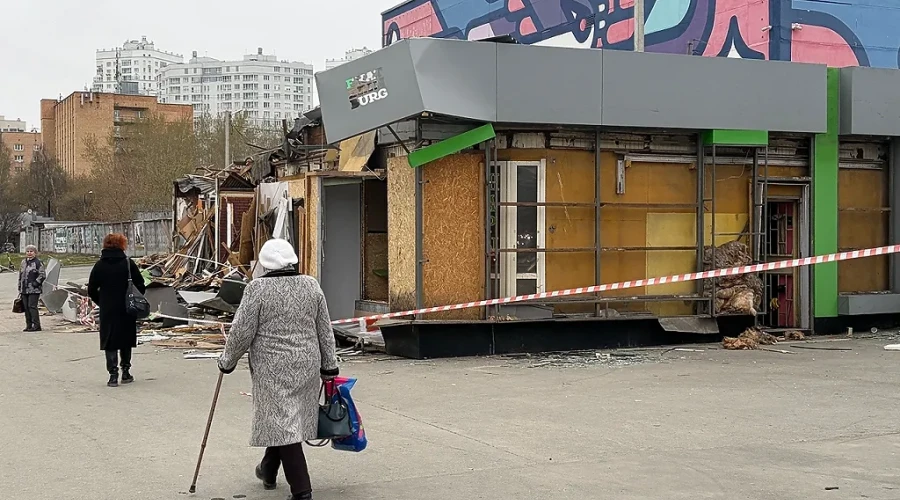 На содержание стеклянных остановок в Екатеринбурге выделили 37 миллионов рублей