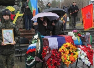 Осталось две дочки: в Свердловской области простились с десантником из ЧВК «Вагнер»