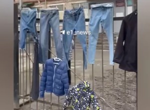 «Две школы заблокированы»: екатеринбуржцы возмутились «блошиным» рынком на Уралмаше