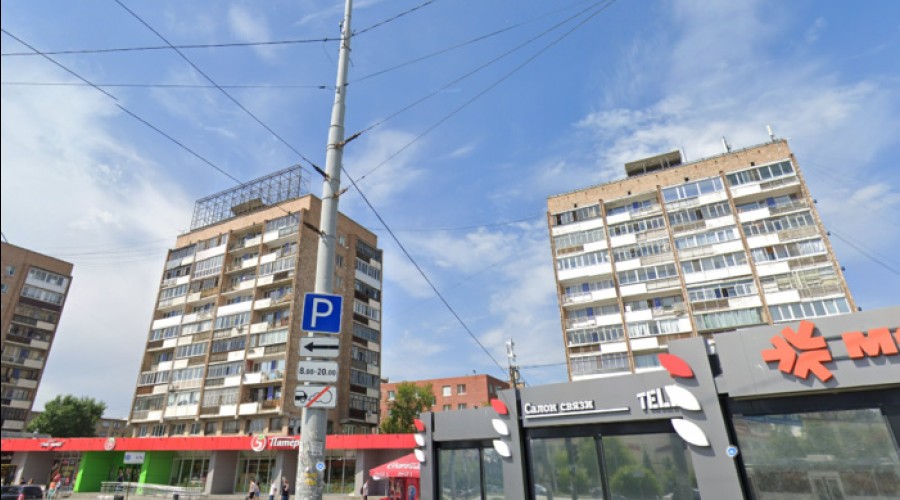 Стало известно, зачем на домах Екатеринбурга установлены странные конструкции