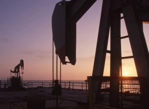 Запасов все меньше: США оказались на распутье из-за высоких цен на нефть