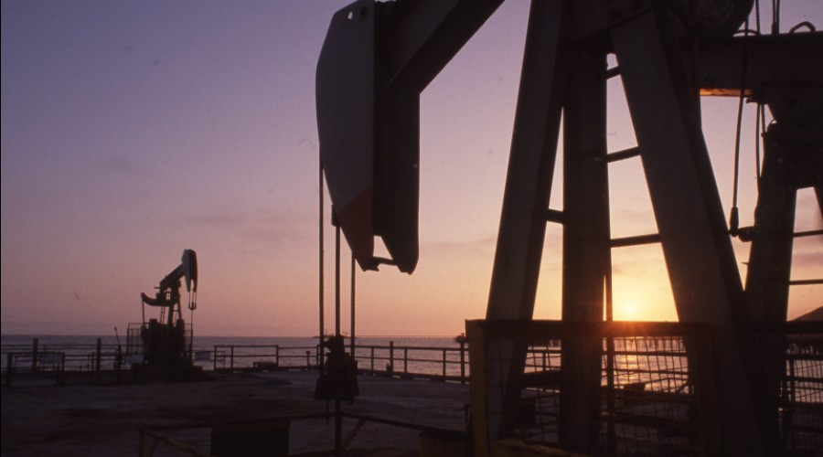Запасов все меньше: США оказались на распутье из-за высоких цен на нефть