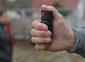 В Екатеринбурге двое мужчин распылили перцовый баллончик в лицо кондуктора