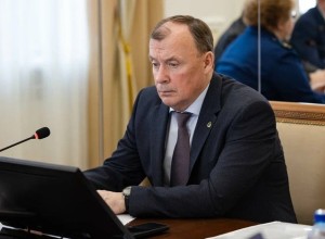 Автомобиль мэра Екатеринбурга угодил в ДТП с трамваем