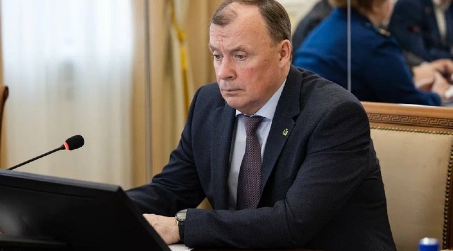 Автомобиль мэра Екатеринбурга угодил в ДТП с трамваем
