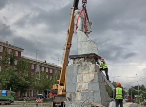 В свердловском городе сносят памятник Ленину