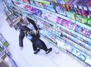 Екатеринбурженка разгромила Fix Price из-за того, что ей не дали украсть трусы
