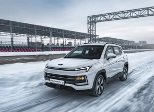 Мишустин призвал контролировать цены на отечественные автомобили