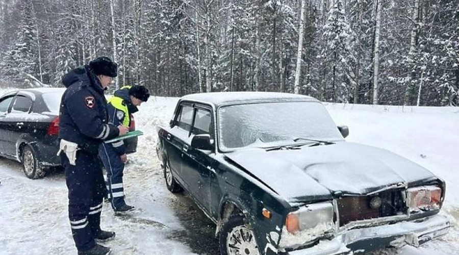 На свердловской трассе погибли женщины, которые помогали вытащить попавшую в ДТП машину