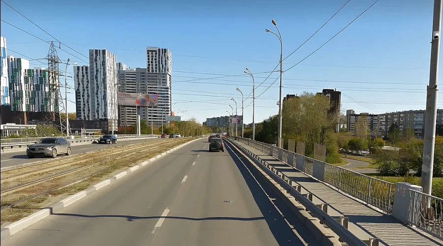 Движение по Малышевскому мосту ограничат до конца месяца