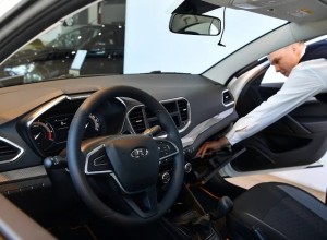 Власти Екатеринбурга закупили отечественные машины вместо иномарок 