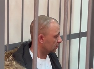 В Екатеринбурге суд со второго раза отправил в СИЗО бизнесмена, заказавшего облить жену кислотой