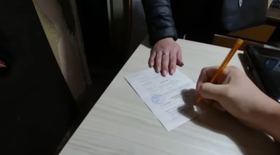 В Пермском крае 11-класснику вручили повестку прямо в школе
