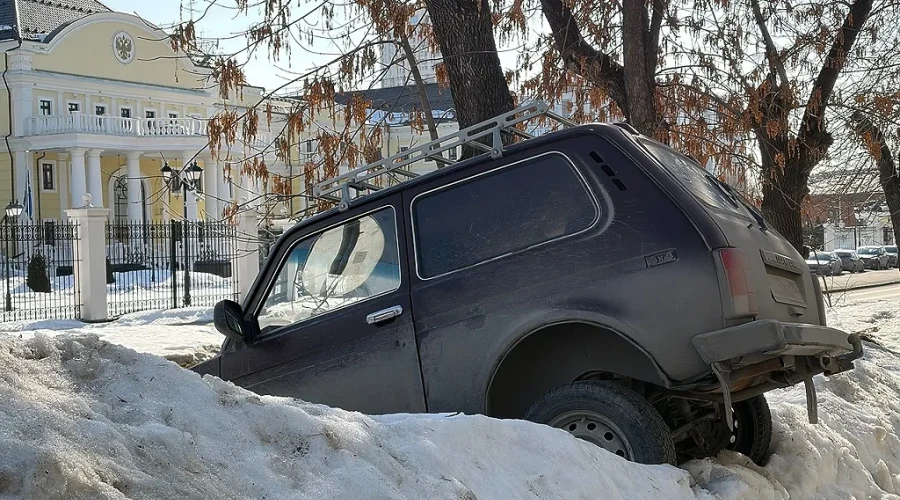 Парковка во дворе может обернуться уголовным делом