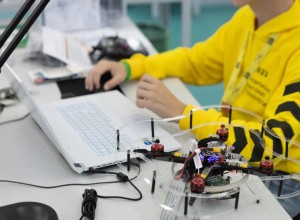 Кружки по конструированию и управлению беспилотниками появятся в уральских школах в этом году