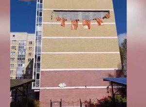 Эксперт объяснил, почему рухнул кусок фасада новостройки в Академе