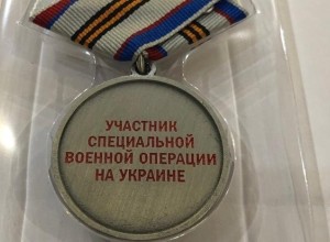 «Передовая. Подарки». Свердловский предприниматель за помощь фронту получил медаль «Участнику СВО»
