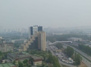 Екатеринбург накрыло едким запахом