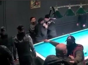 Участник массовой драки с погибшим в бильярдной Сысерти ушел на СВО