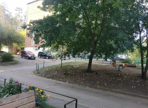 В Госдуме предложили сделать скамейки у подъездов обязательными